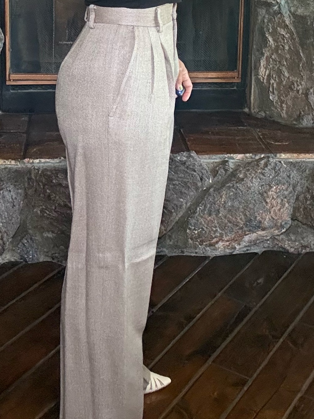 Morgan Taylor women  Two-Piece Suit in Taupe - Picture 9 of 13